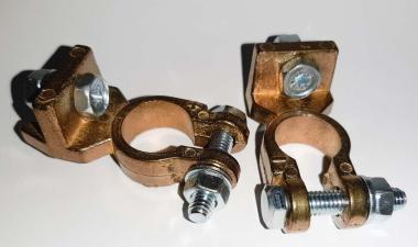 KIT MORSETTI POS E NEG TIPO FORD E APPLICAZIONI CON VITE DA 6 mm (Conf. da 2 pz)