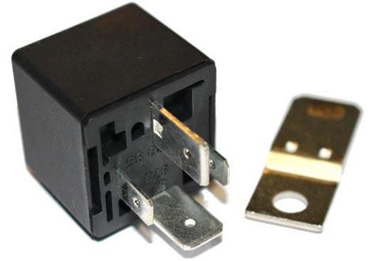 MAXIRELE' 12 VOLT 70 AMP NA C/DIODO  CON STAFFA  Removibile ( Conf. da 1 Pz )